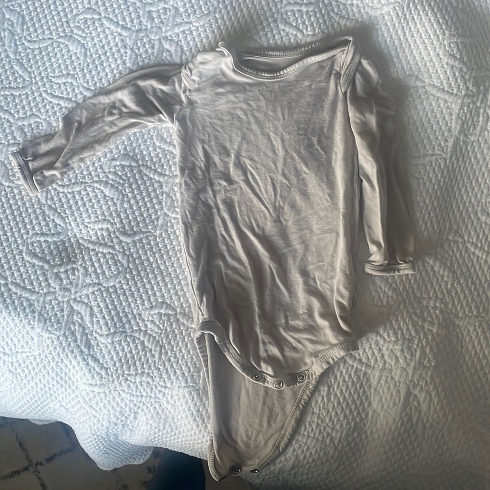 Kyte baby long sleeve bodysuit